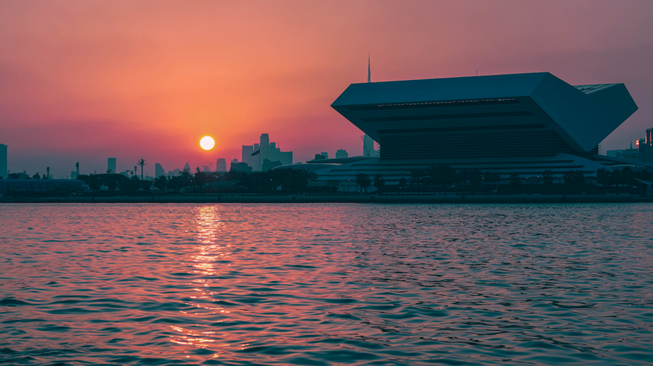 Stay Along Dubai Creek: Hotels for a Waterfront Escape Stay Along Dubai Creek Hotels for a Waterfront Escape